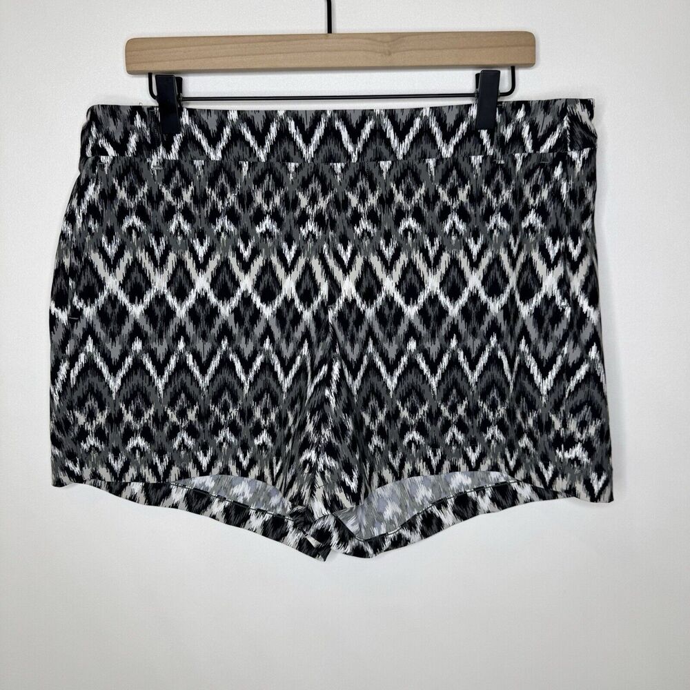 Spanx Sunshine Shorts Pull On 4" UPF 50+ Quick Dry in Grey Ikat Size XL - Picture 3 of 14